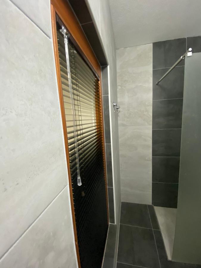 פריזרן Zani Hostel מראה חיצוני תמונה