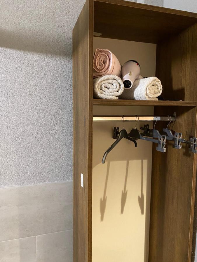פריזרן Zani Hostel מראה חיצוני תמונה