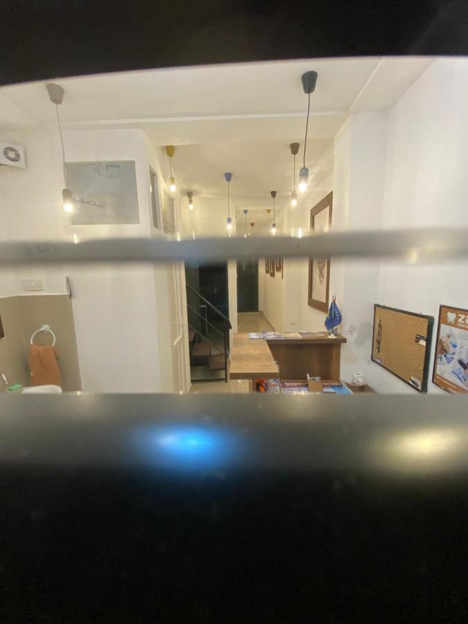 פריזרן Zani Hostel מראה חיצוני תמונה